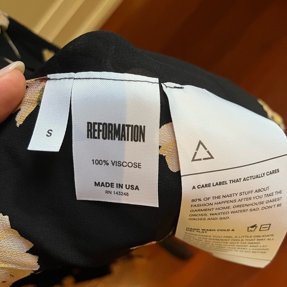 Chelsea Wrap Dress- Reformation - Picture 5 of 9